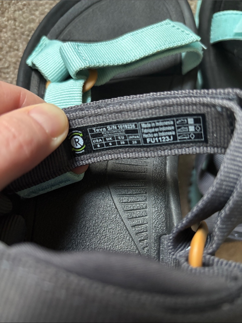 Teva hurricane sandals, 8 - Picture 4 of 7